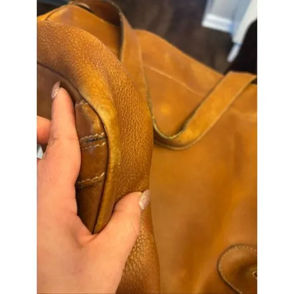 Leather shoulder bag - Picture 16 of 16